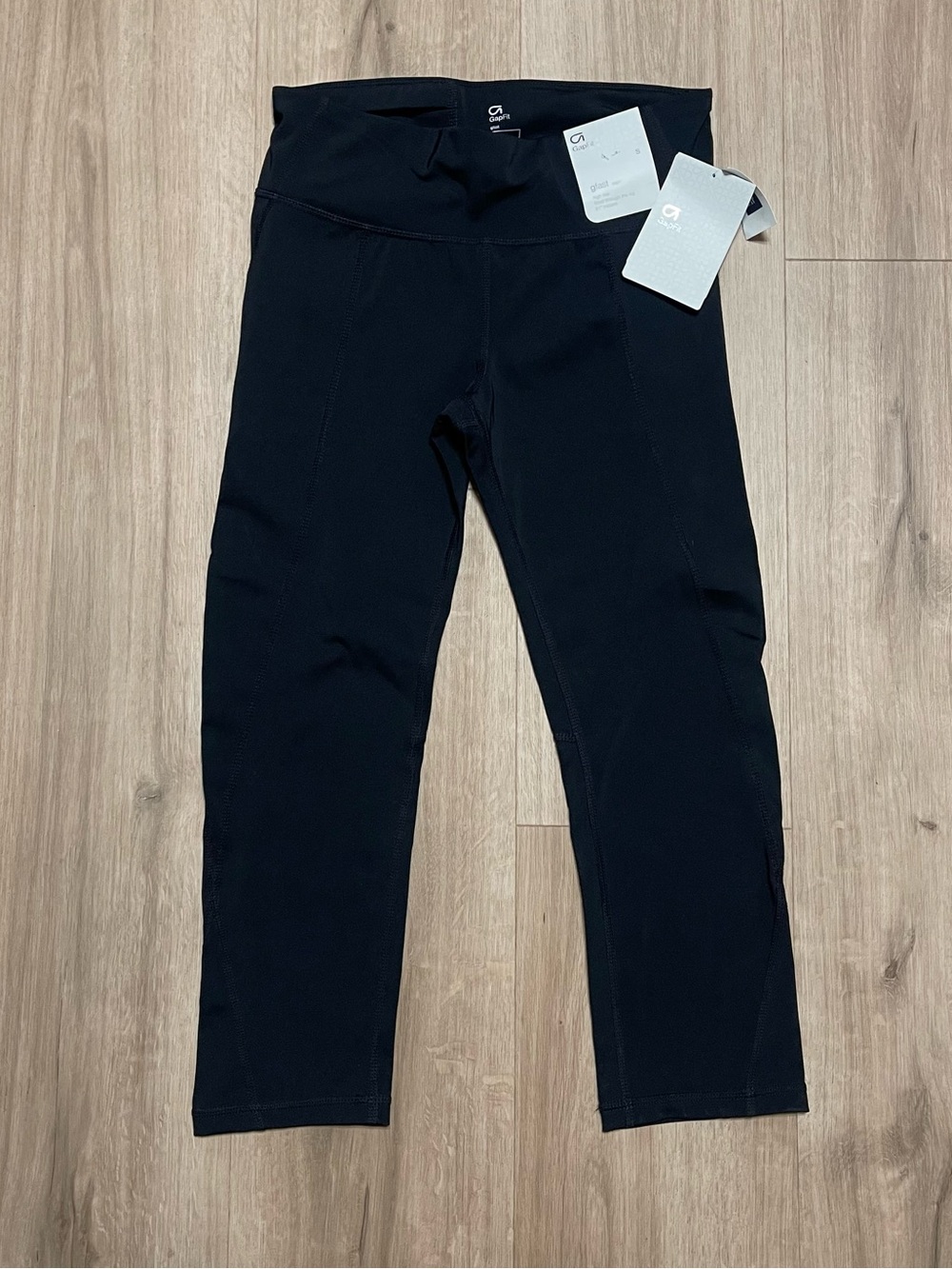 NWT Gap Fit Women’s SM Black High Rise Capris Contouring Sculpting Leggings